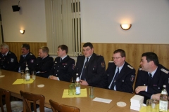 Alle hören zu
